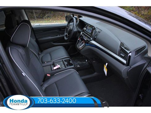 New 2026 Honda Odyssey Touring image 13
