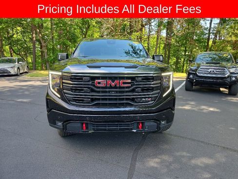 Used 2023 GMC Sierra 1500 AT4 w/ Technology Package AWD/4WD image 18