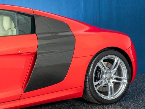Used 2010 Audi R8 V10 image 25