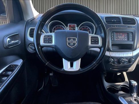 Used 2020 Dodge Journey SE w/ SE Popular Equipment Group FWD image 7