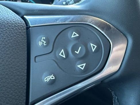 Used 2023 Chevrolet Traverse LT FWD image 8