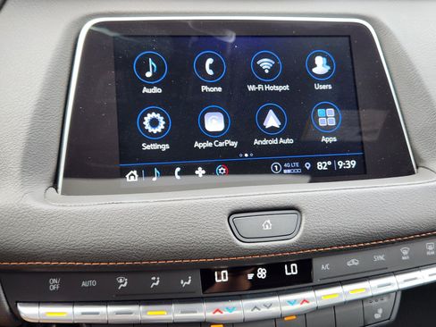 Certified 2023 Cadillac XT4 Sport w/ LPO, Onyx Lite Package FWD image 7