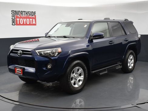 Used 2022 Toyota 4Runner SR5 RWD image 8