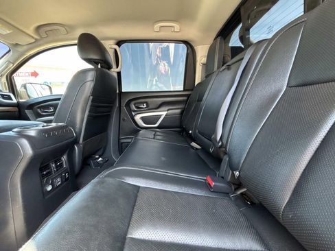 Used 2020 Nissan Titan SL image 12