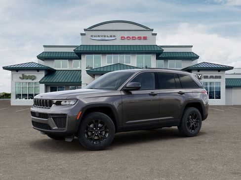New 2026 Jeep Grand Cherokee Altitude AWD/4WD image 2