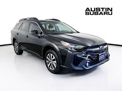 Used 2025 Subaru Outback Premium AWD/4WD image 1