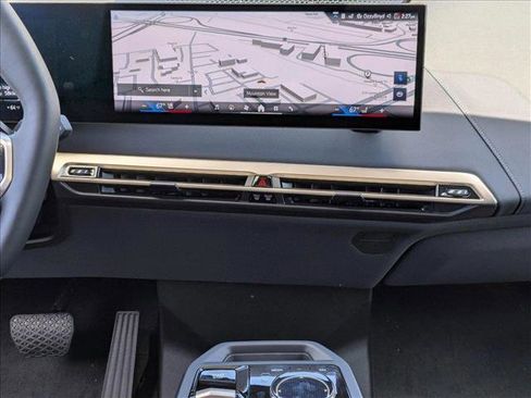 Used 2026 BMW iX xDrive60 image 11