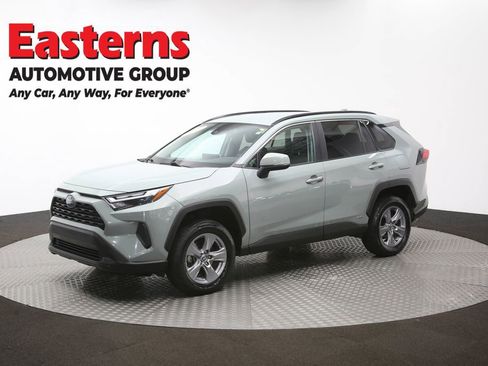 Used 2022 Toyota RAV4 XLE AWD/4WD image 57