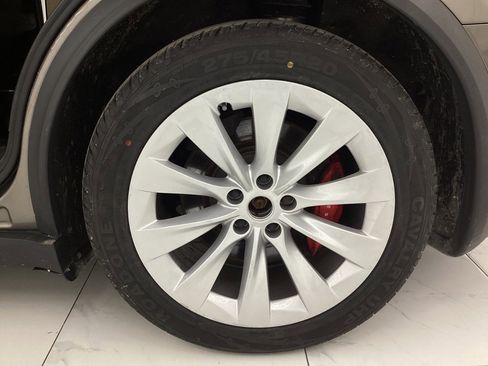 Used 2016 Tesla Model X 75D image 46