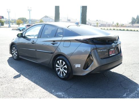 Used 2017 Toyota Prius Prime Premium w/ Carpet Mat Package FWD image 5