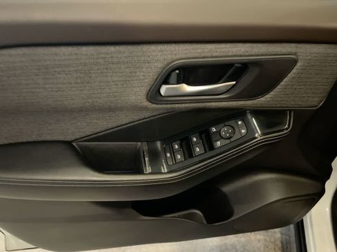 Used 2023 Nissan Rogue SV image 13