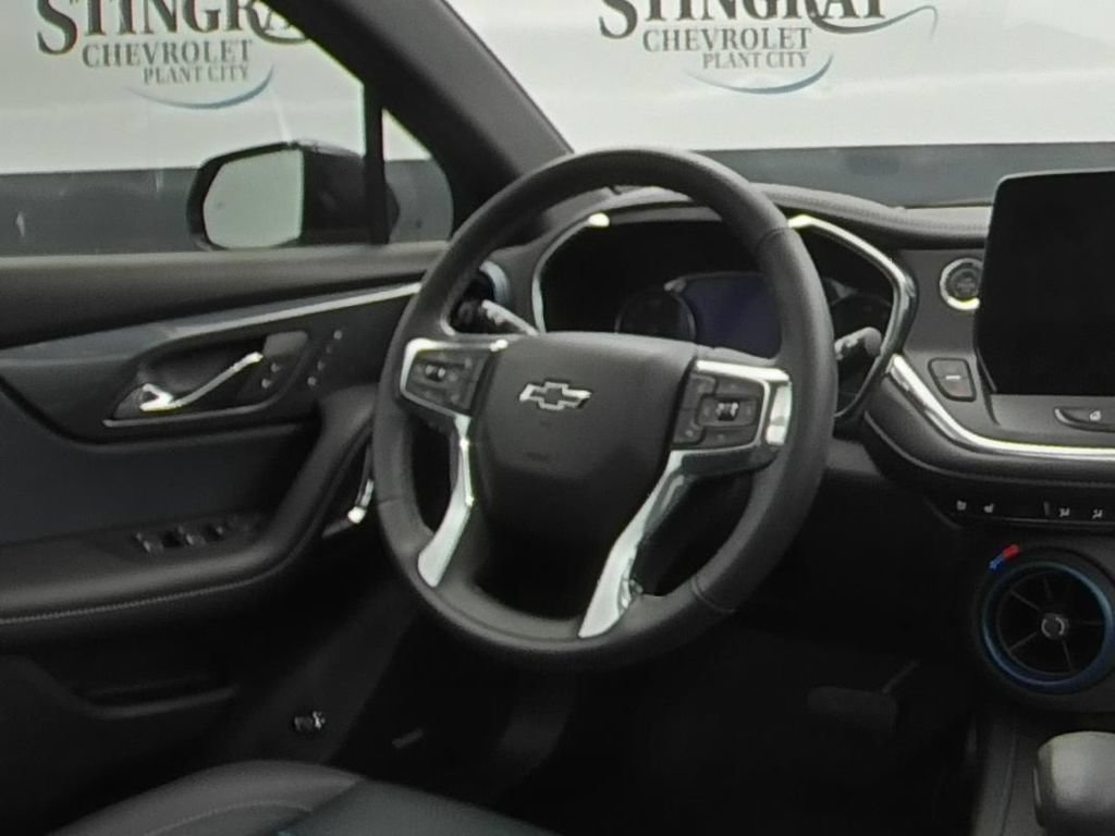 Used 2023 Chevrolet Blazer RS w/ Driver Confidence II Package FWD image 16