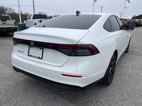 Used 2025 Honda Accord SE image 5
