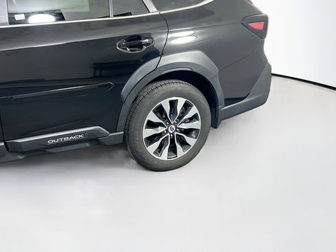Used 2023 Subaru Outback Limited image 31