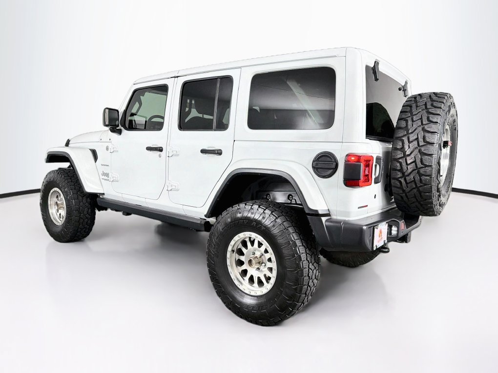 Used 2018 Jeep Wrangler Unlimited Sahara AWD/4WD image 7