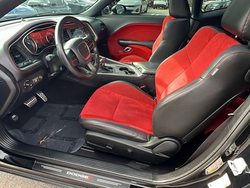 Used 2020 Dodge Challenger R/T w/ Plus Package image 15