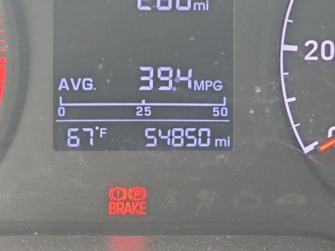 Used 2020 Hyundai Accent SE image 2