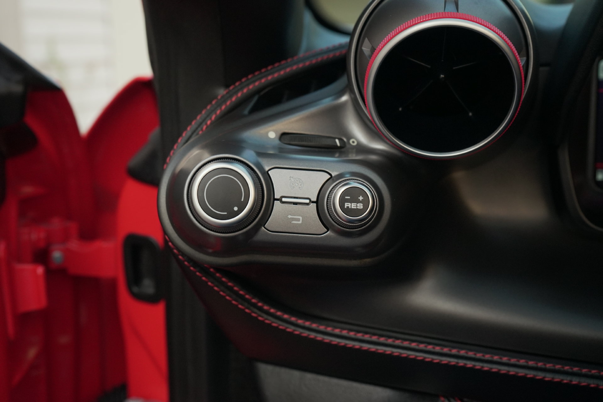 Used 2021 Ferrari F8 Tributo RWD image 26