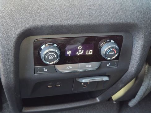 New 2026 Chevrolet Traverse RS AWD/4WD image 17