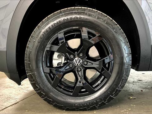 New 2026 Volkswagen Atlas Peak Edition image 14