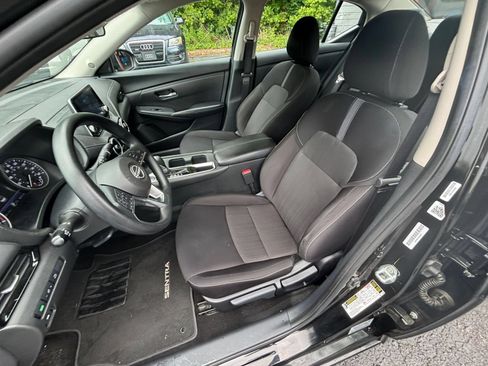 Used 2025 Nissan Sentra SV FWD image 31