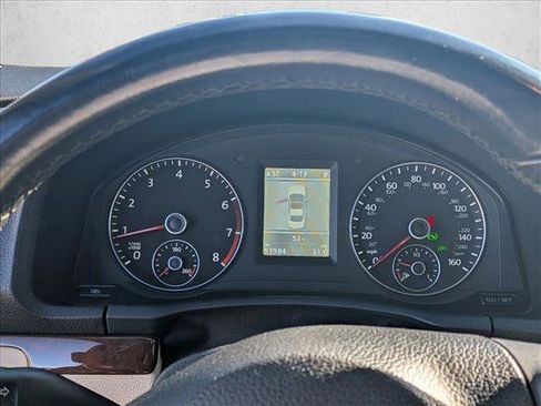 Used 2012 Volkswagen Eos Executive image 13