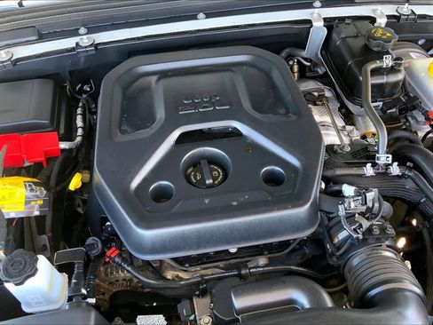 Used 2023 Jeep Wrangler Sahara image 32