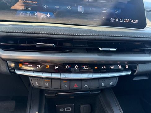 Used 2024 Cadillac XT4 Premium Luxury FWD image 36