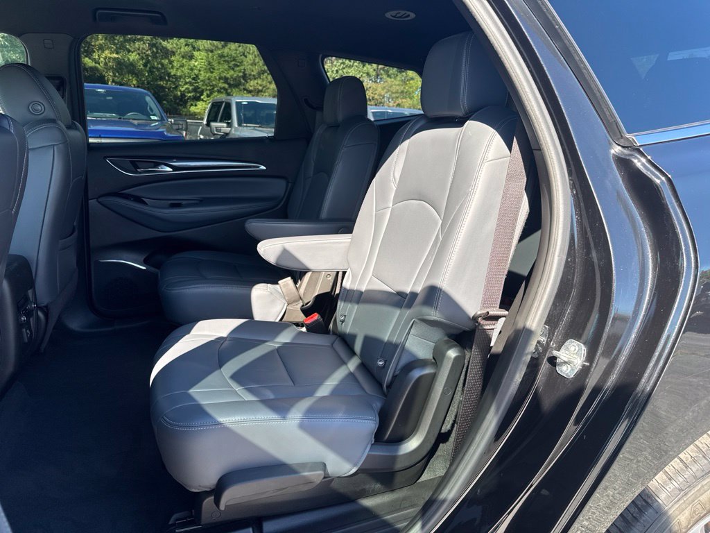 Used 2023 Buick Enclave Essence FWD image 11