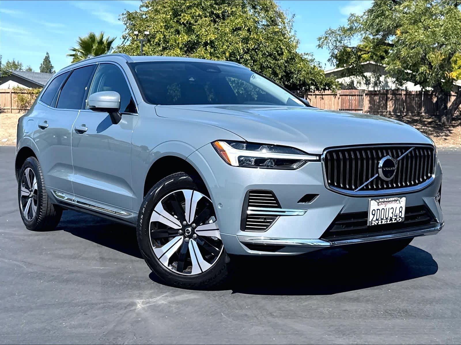 Used 2023 Volvo XC60 T8 Plus AWD/4WD image 2