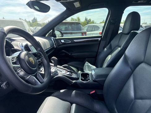 Used 2016 Porsche Cayenne AWD/4WD image 19