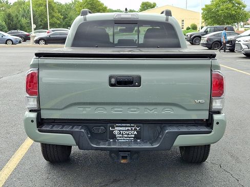 Used 2022 Toyota Tacoma TRD Sport w/ TRD Premium Sport Package AWD/4WD image 6