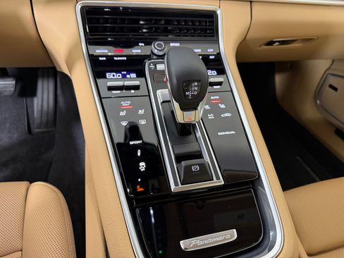Certified 2023 Porsche Panamera 4 Platinum Edition AWD/4WD image 19