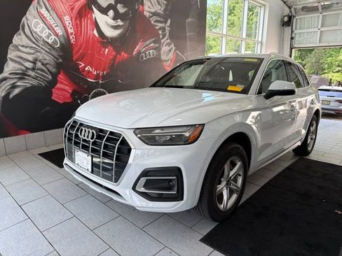 Used 2023 Audi Q5 2.0T Premium w/ Convenience Package AWD/4WD image 1