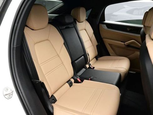 New 2026 Porsche Cayenne Coupe image 17
