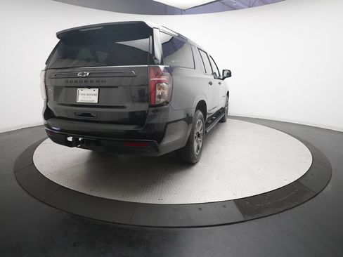 Used 2023 Chevrolet Suburban Z71 w/ Luxury Package AWD/4WD image 12
