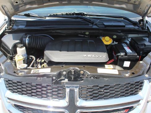 Used 2016 Dodge Grand Caravan SXT FWD image 23