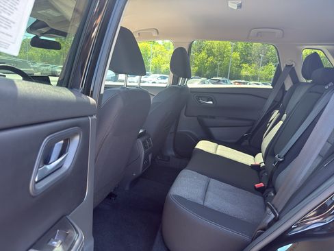 Certified 2026 Nissan Rogue SV AWD/4WD image 29