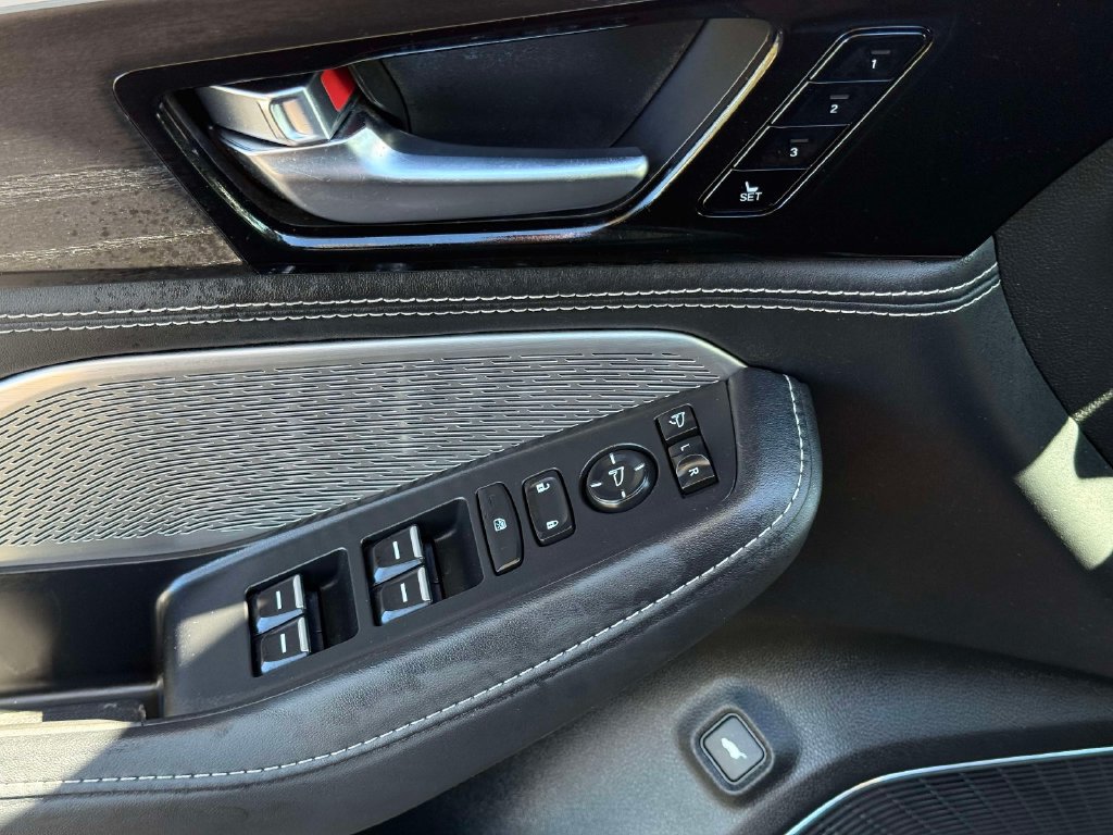 Used 2023 Acura MDX w/ Advance Package AWD/4WD image 17