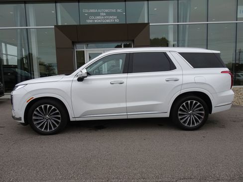 Used 2025 Hyundai Palisade Calligraphy AWD/4WD image 2