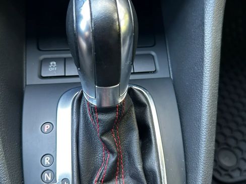 Used 2012 Volkswagen GTI 4-Door image 33