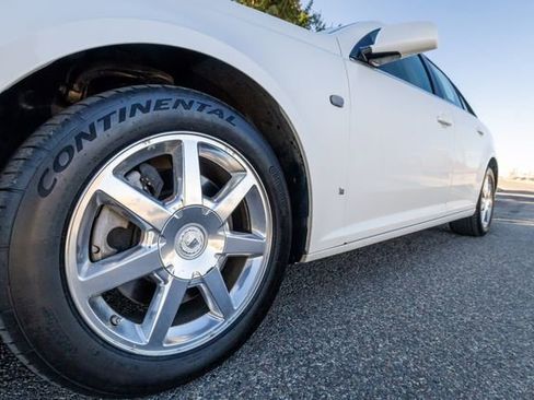 Used 2006 Cadillac STS V8 w/ Preferred Equipment Group image 9