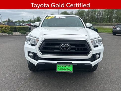Used 2022 Toyota Tacoma SR5 RWD image 2
