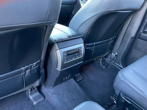 Used 2022 Lexus GX 460 Premium w/ Accessory Package image 8