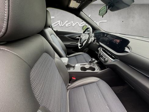 Used 2025 Buick Envista Preferred w/ Convenience I Package FWD image 29