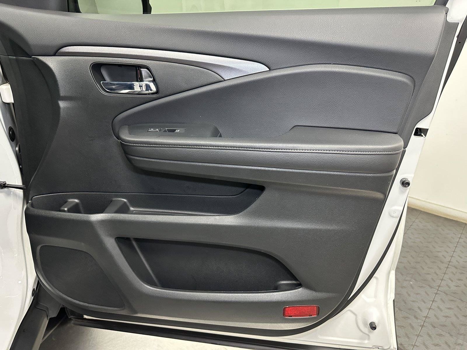Certified 2025 Honda Ridgeline RTL+ image 37