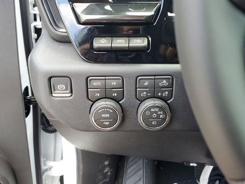 New 2026 Chevrolet Silverado 2500 ZR2 AWD/4WD image 22