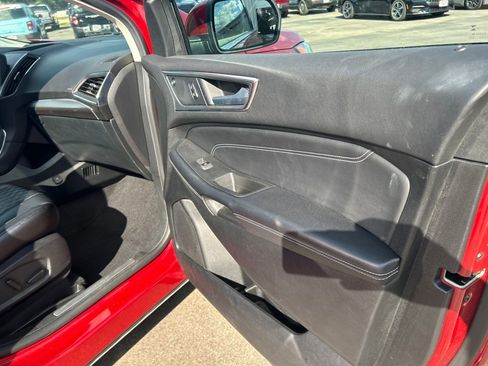 Certified 2024 Ford Edge Titanium image 30