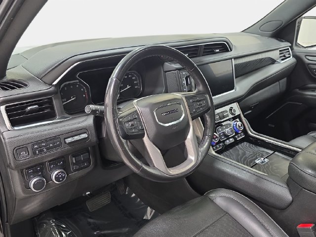 Used 2021 GMC Yukon Denali w/ Denali Premium Package AWD/4WD image 16