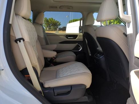 Used 2026 Nissan Armada Platinum Reserve AWD/4WD image 36